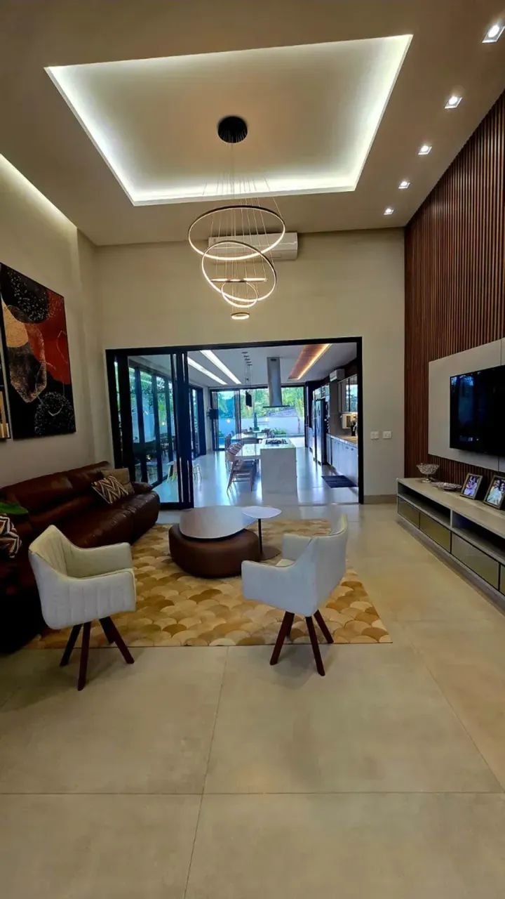 Imóvel para venda possui 320 metros quadrados com 5 quartos - Foto 2