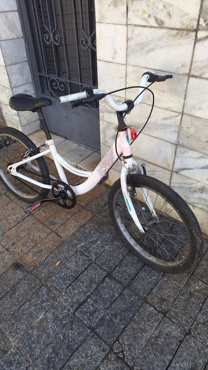 Bicicleta infantil aro 20 - Foto 4