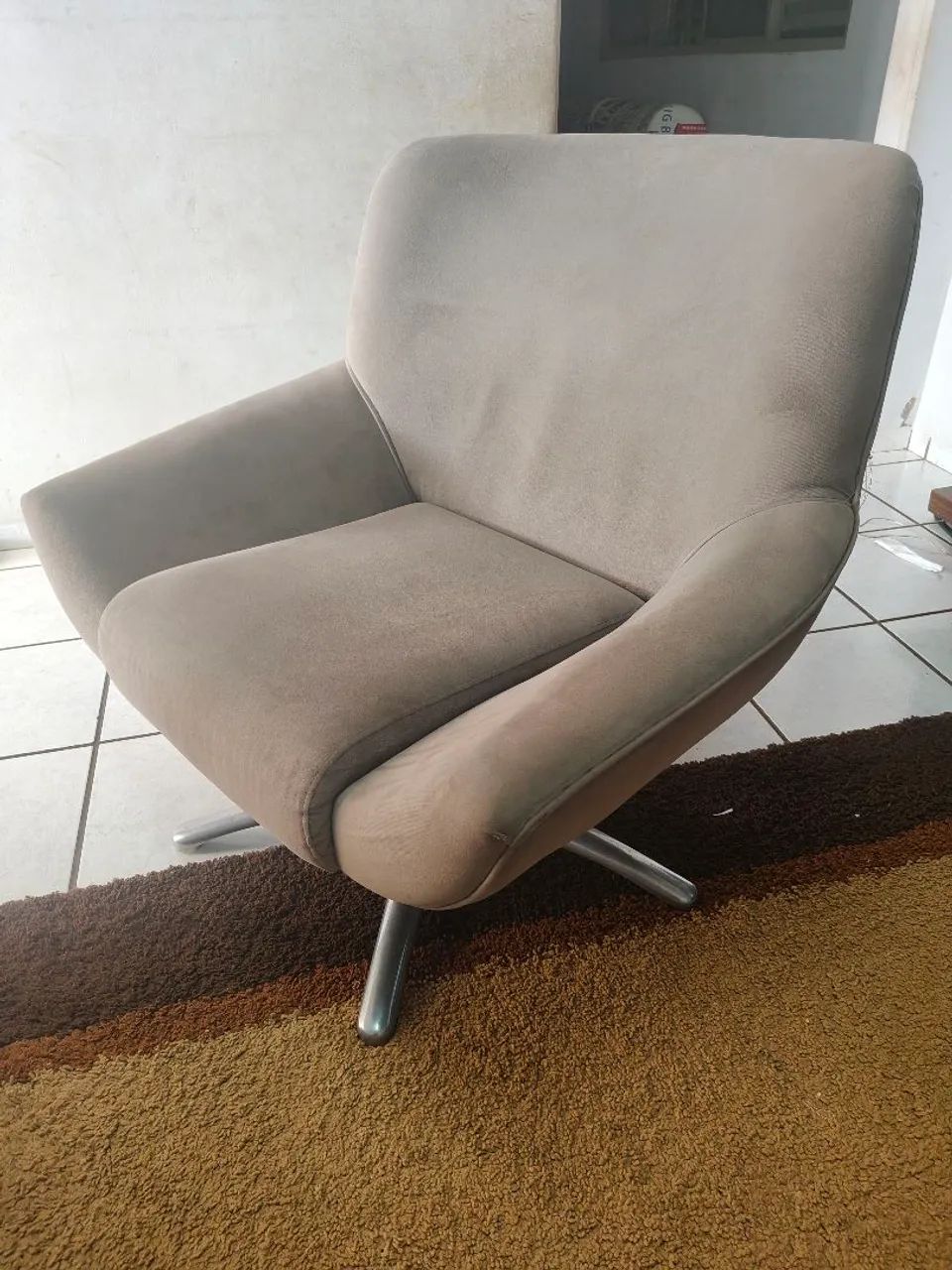 Vendo poltrona giratória. muito confortável  - Foto 4