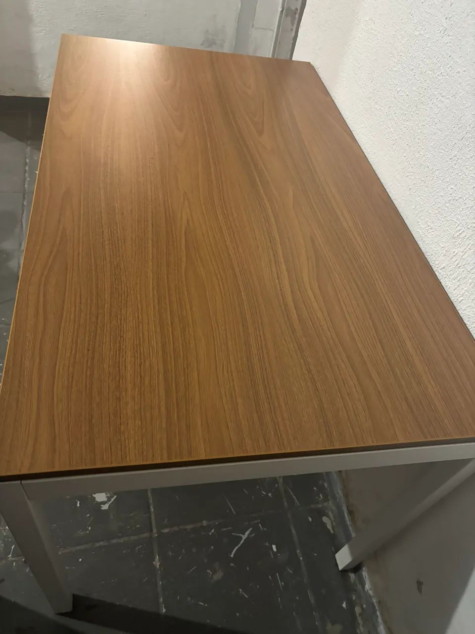 Mesa, gaveteiro e armário  - Foto 2