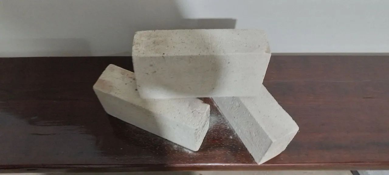 Bricklets for barbecue grill are 70 pieces
