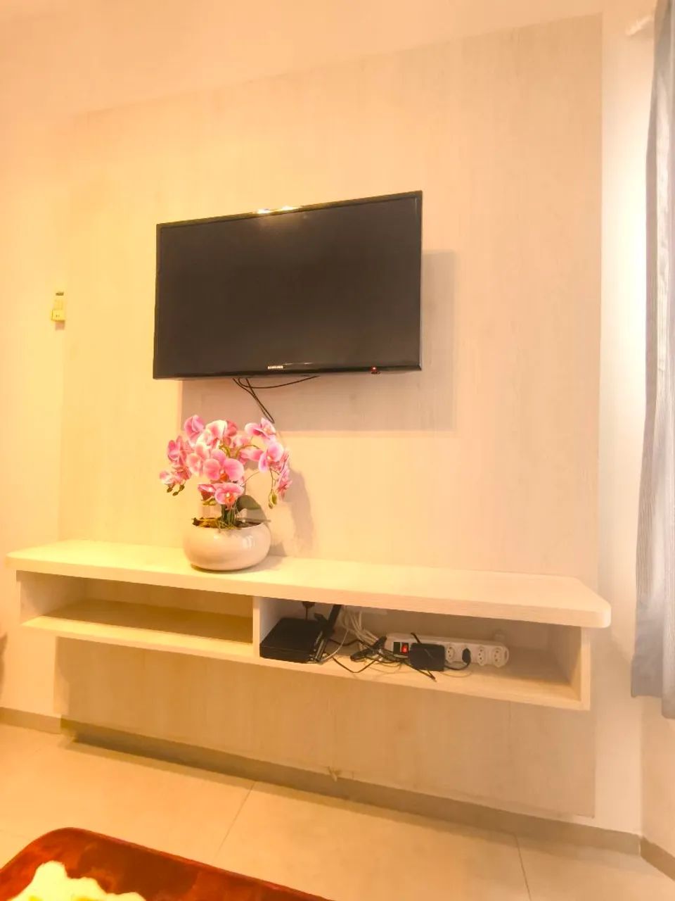 Televisão de 32 polegadas com painel 