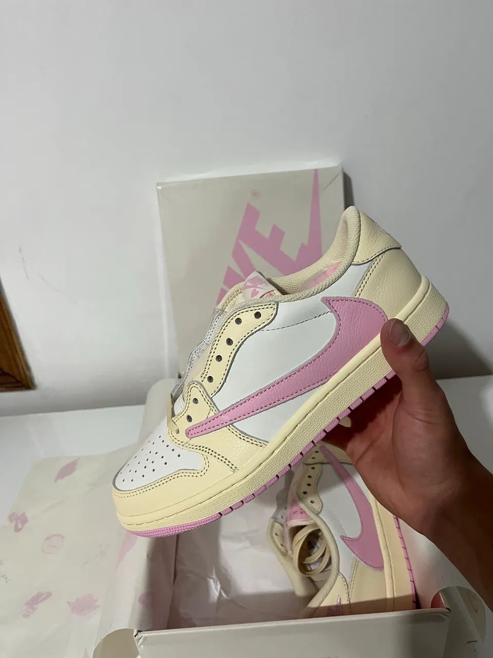 Travis Scott x Air Jordan 1 Low Sail Shy Pink Muslin - Calçados
