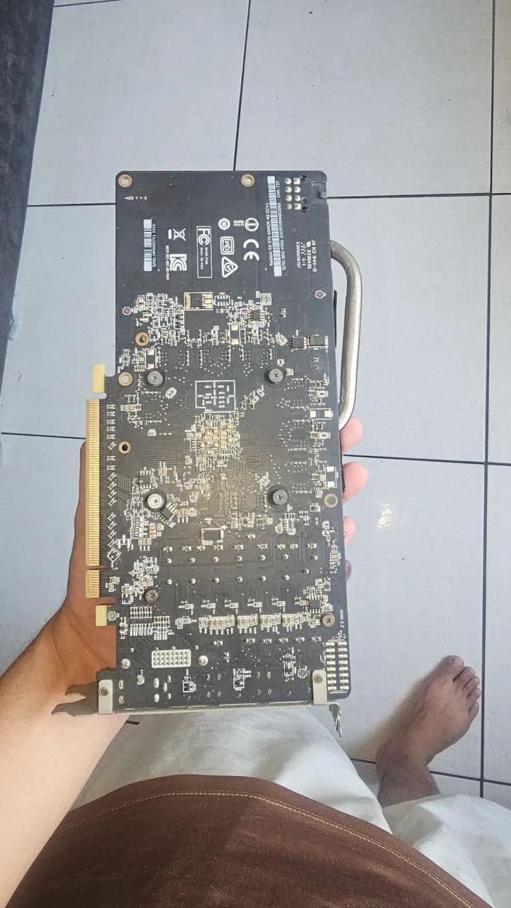 Rx 570 Armor 4G OC - Foto 2