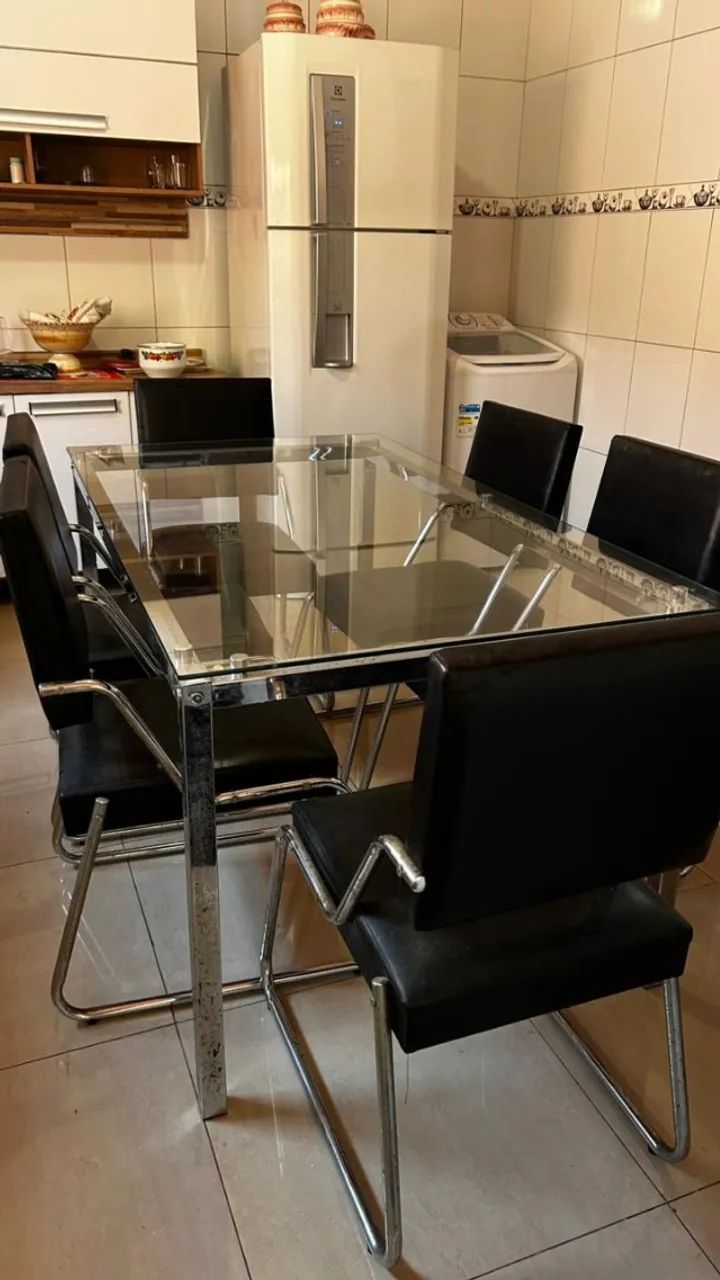 Dining Table471904539871160320