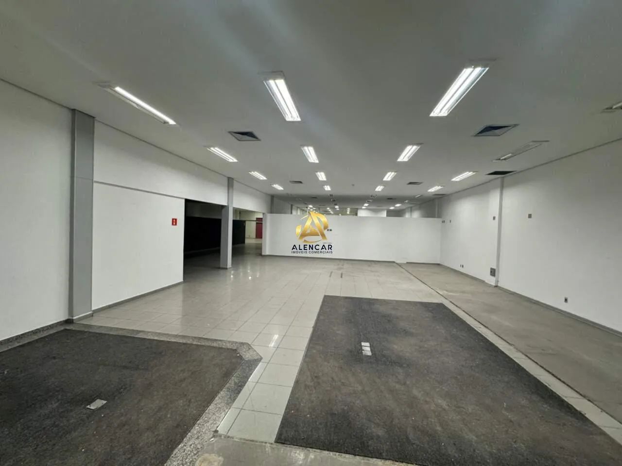 LOJA COMERCIAL COM 800M² EM UMA DAS PRINCIPAIS AVENIDAS DA GLÓRIA  VILA VELHA/ES - Foto 5