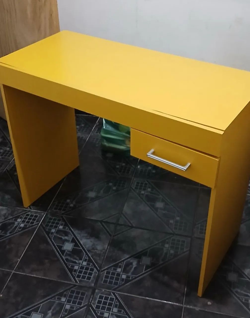 Escrivaninha retrô