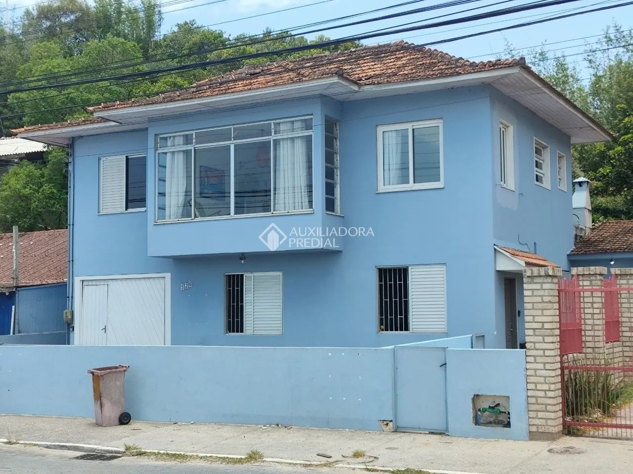 Imóvel Frente à Lagoa na Avenida das Rendeiras com 2 Aptos e Lojas Comerciais - Foto 4