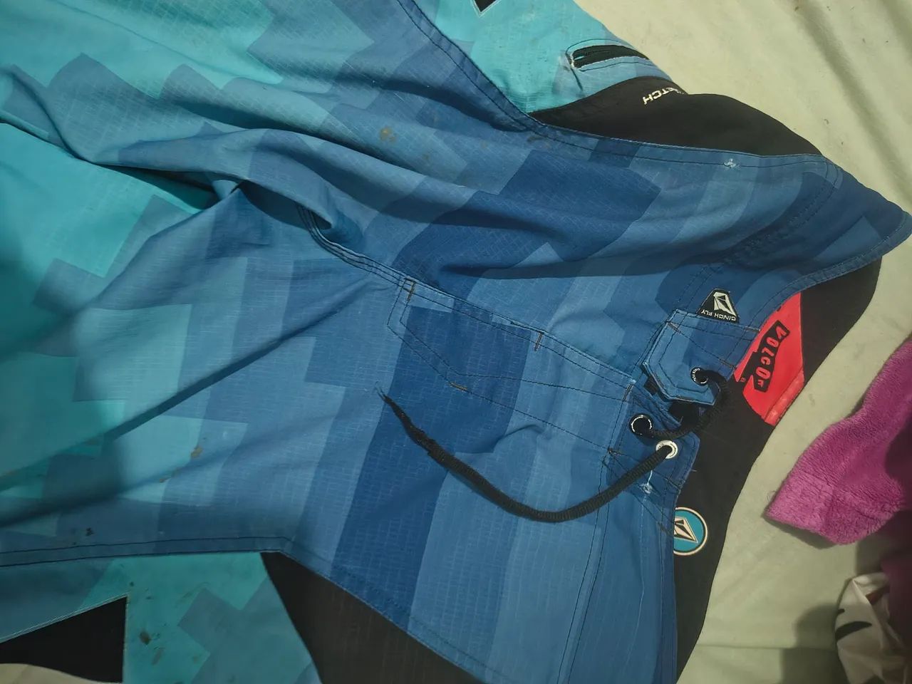 Bermuda VOLCOM original tamanho 38 possui detalhes  - Foto 5