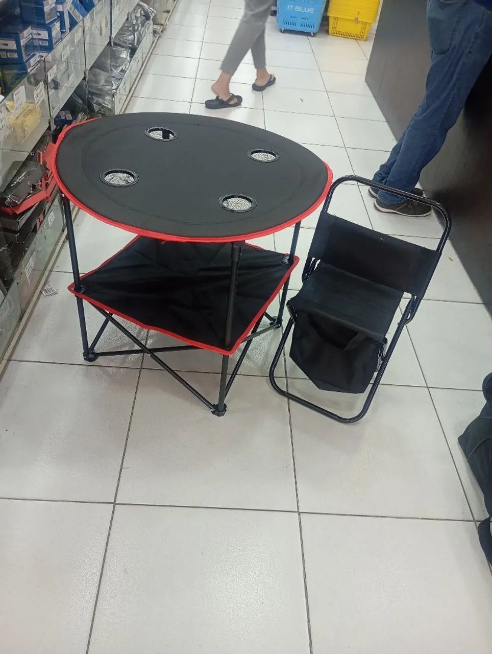 Mesa dobrável com apoio de copo  - Foto 5