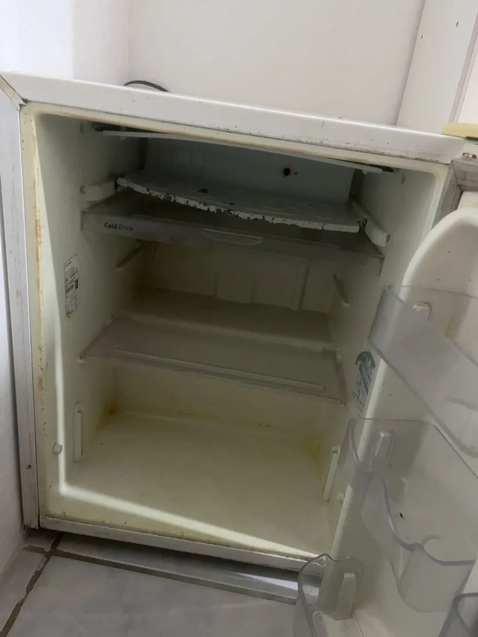 Vendo frigobar Electrolux  - Foto 2