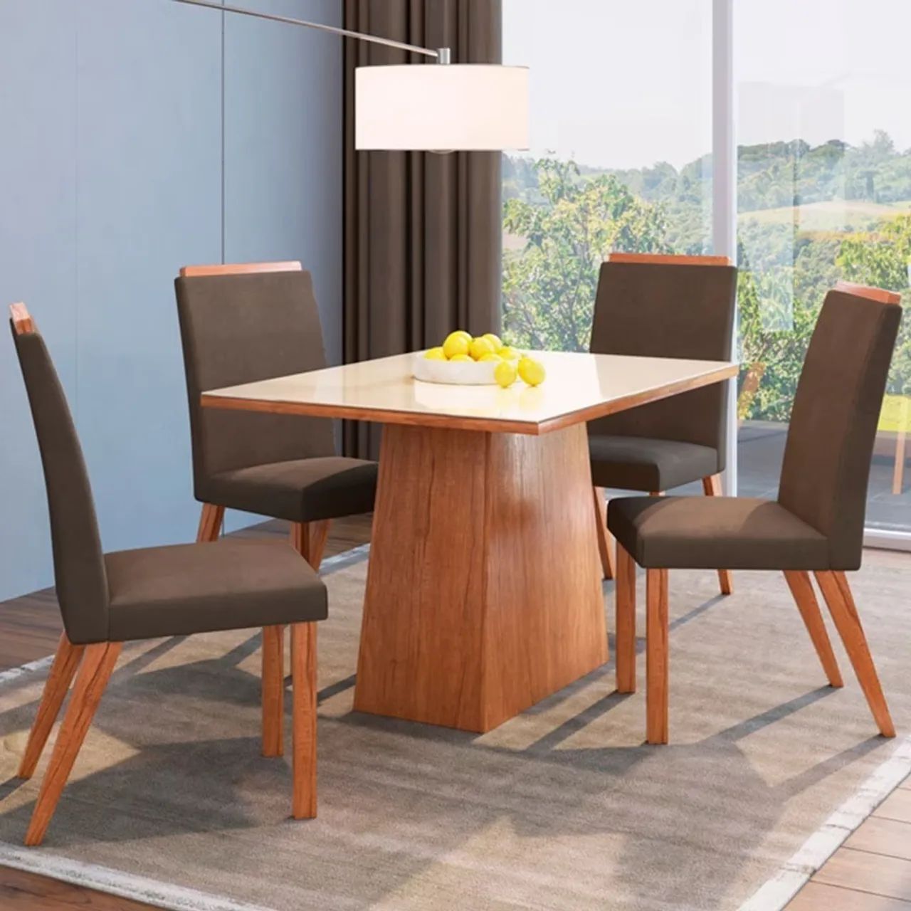 Mesa tampão de vidro com 4 cadeiras acolchoadas.