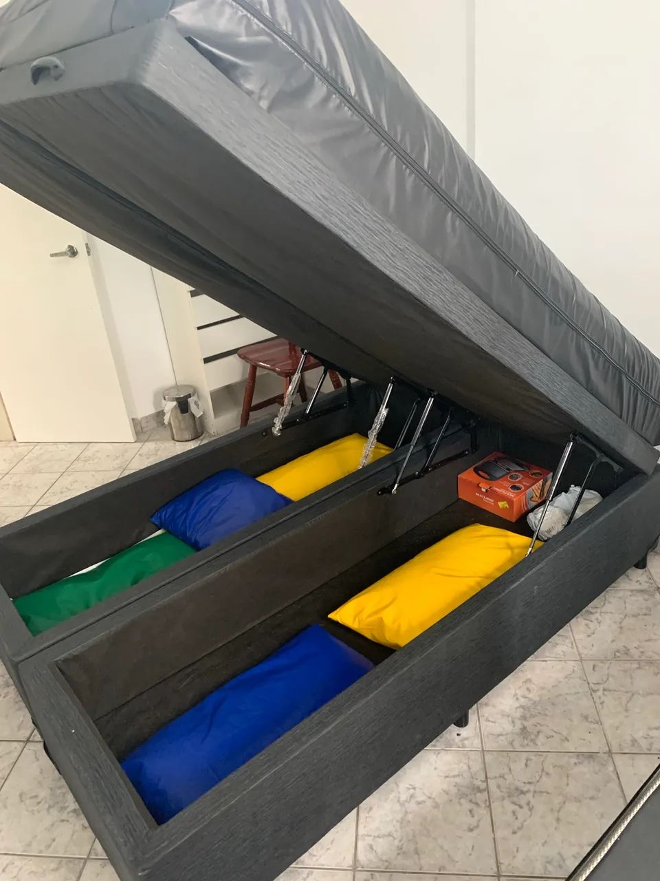 Cama de casal Baú e colchão Ortopédico  - Foto 2