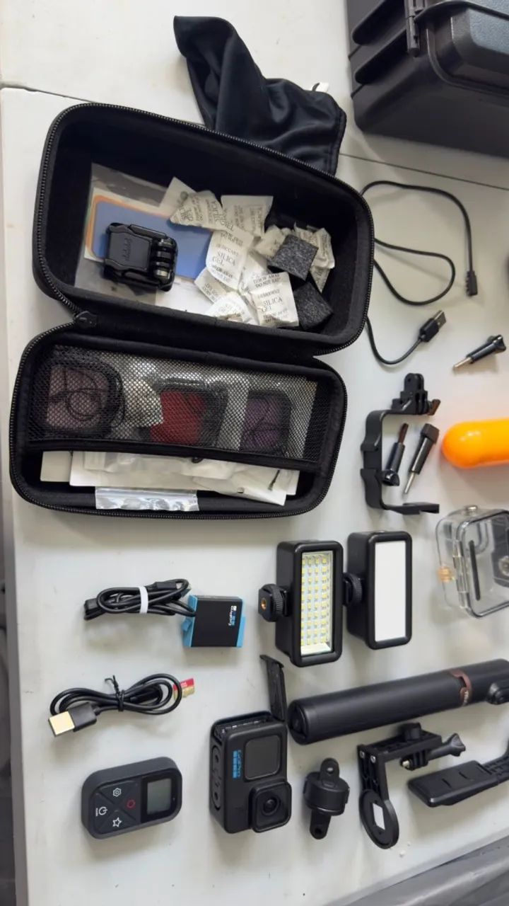 Go Pro Hero 10 Black com varios acessorios e case  - Foto 4