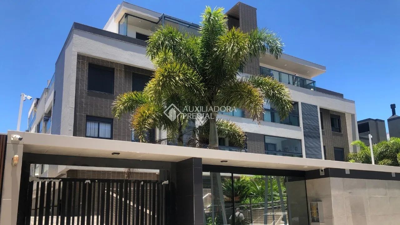Studio de 45m² na quadra mar do Novo Campeche