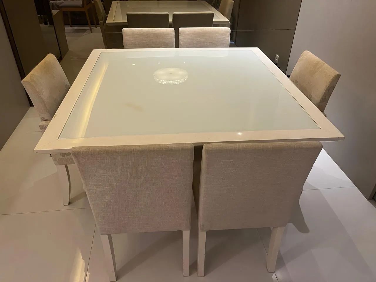 Mesa quadrada com 6 cadeiras - Foto 4