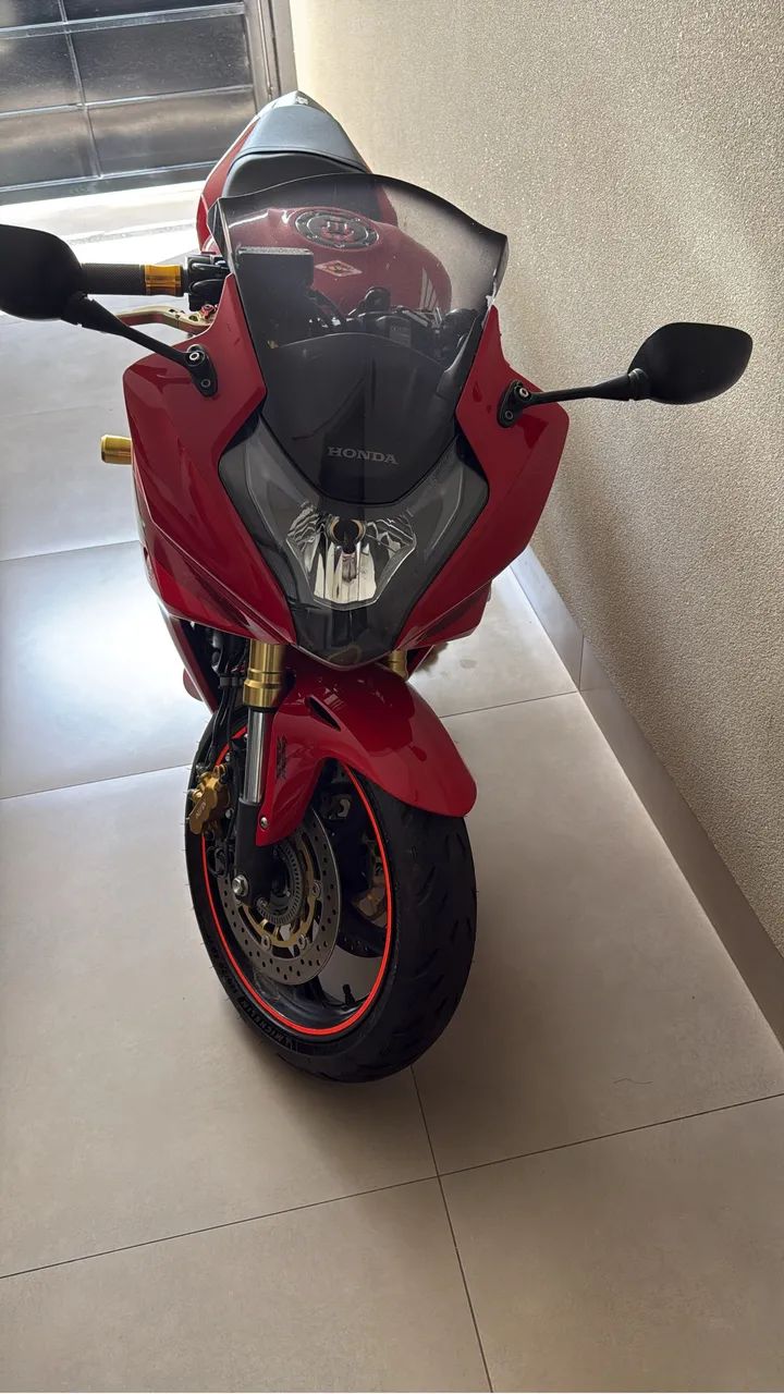 CBR 600F 2014 com 9.700km