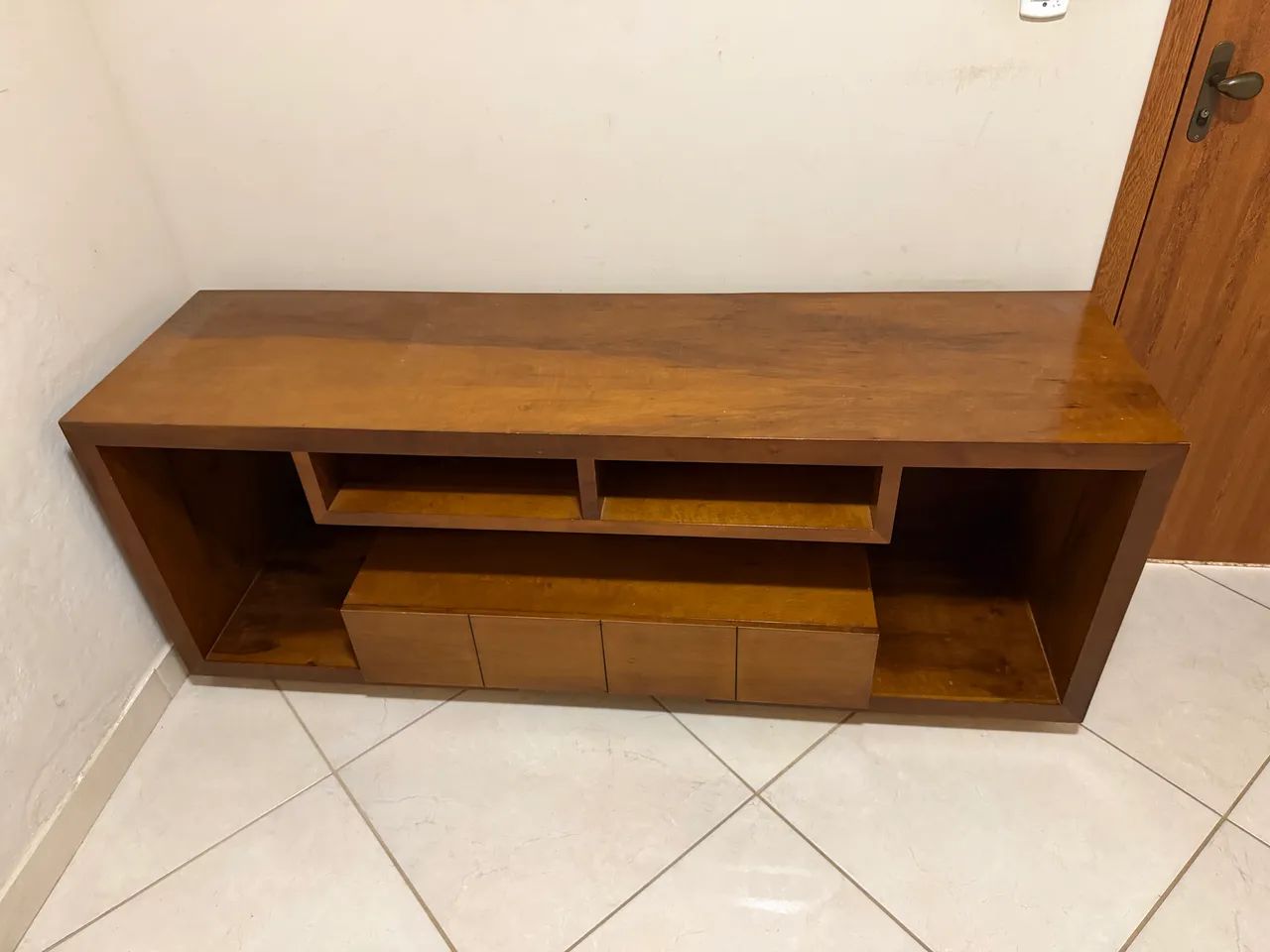 Rack madeira maciça pra sala.