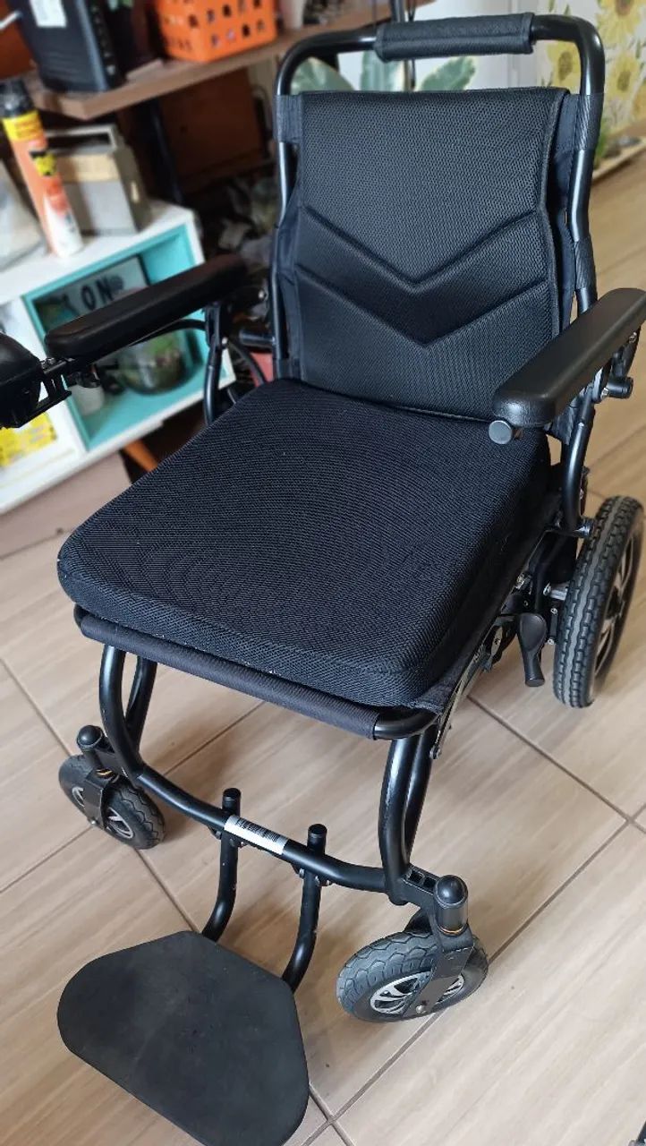 Cadeira de rodas motorizada  - Foto 2