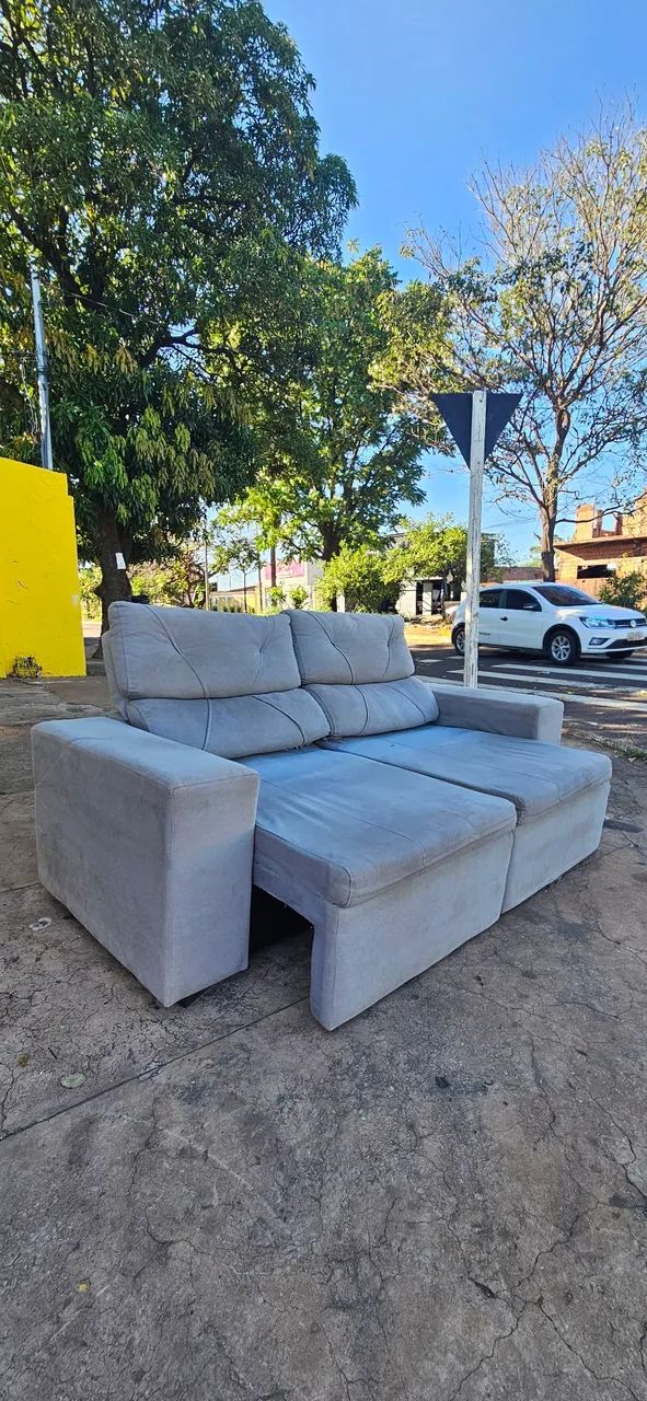 sofa retrátil e reclinável tecido suede cinza usado ENTREGA GRÁTIS! - Foto 3