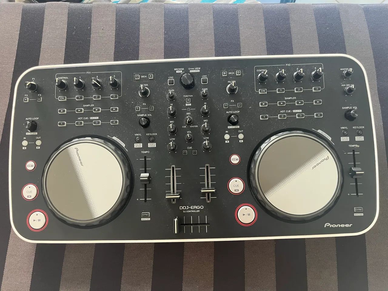 Controladora Pionner DDJ-ERGO 