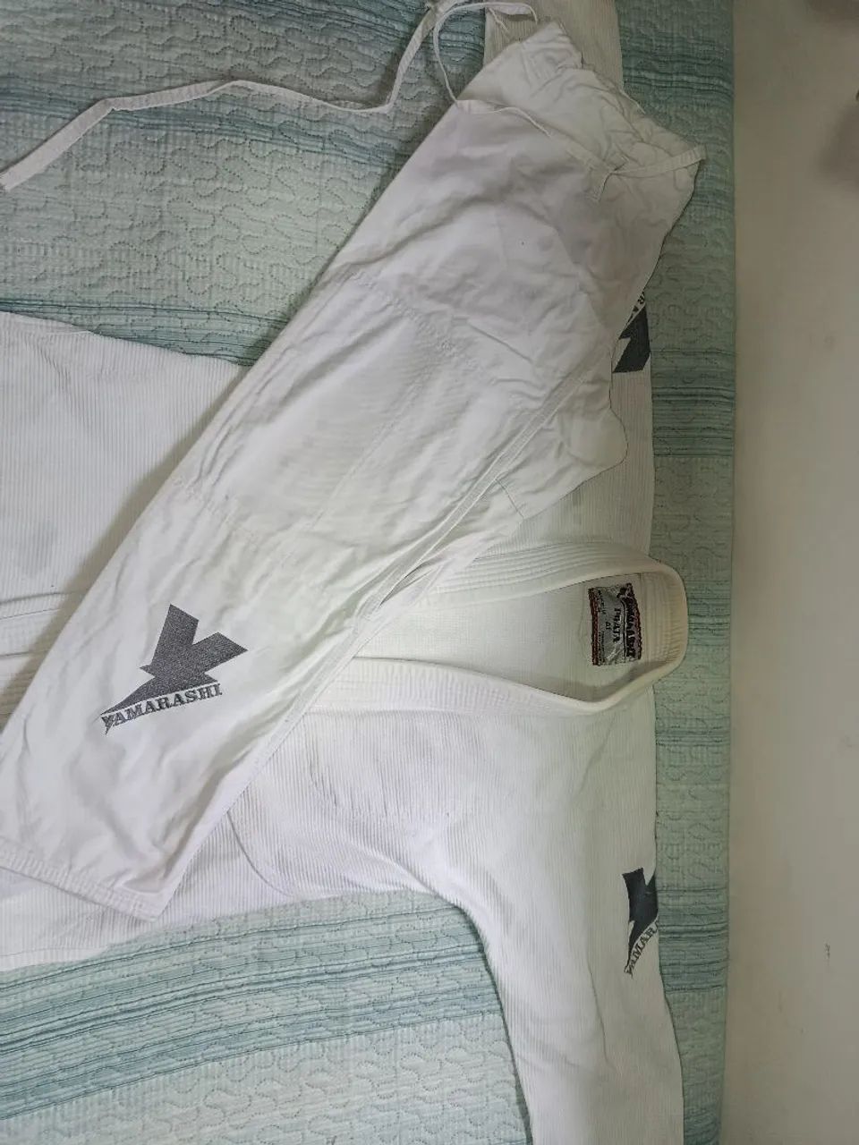 Kimono Jiu-Jitsu Yamarashi Branco A1 - Ótimo Estado - Foto 2