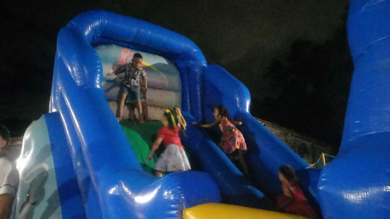 Aluguel de pula pula, casinha de bolinha e tobogâ  - Foto 2
