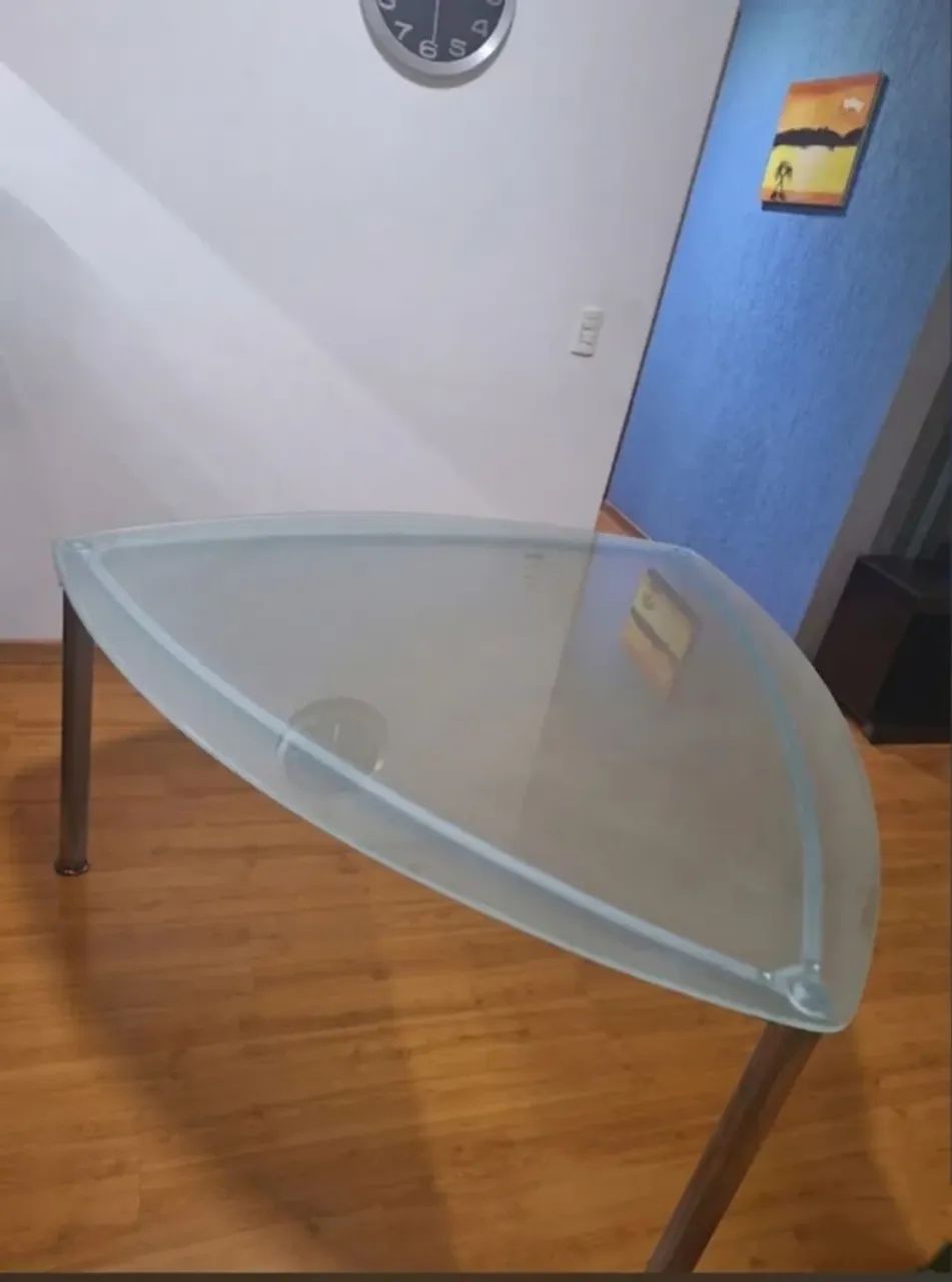 Mesa Triangular Vidro com 6 Seis Cadeiras - Foto 4