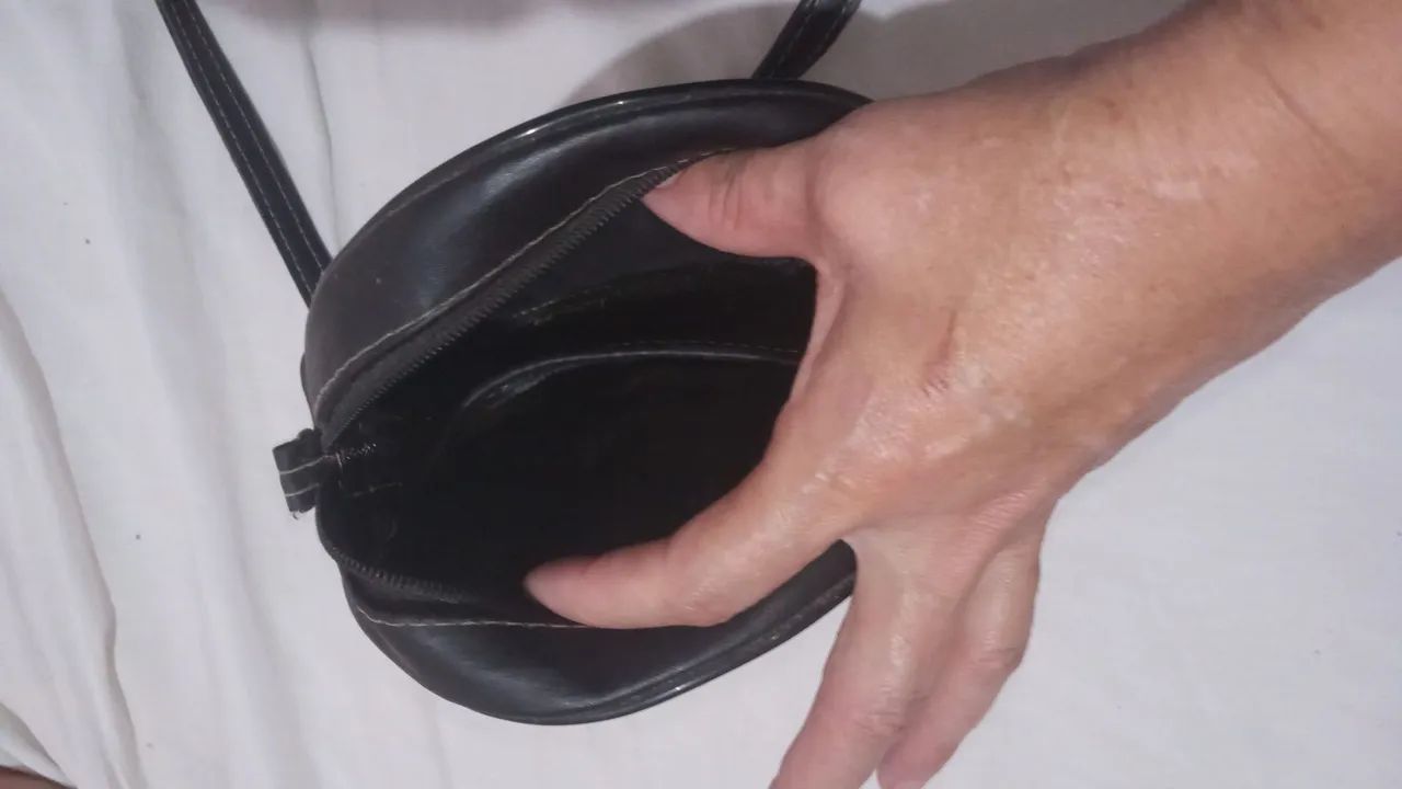 Bolsa Preta Transversal Feminina  - Foto 3