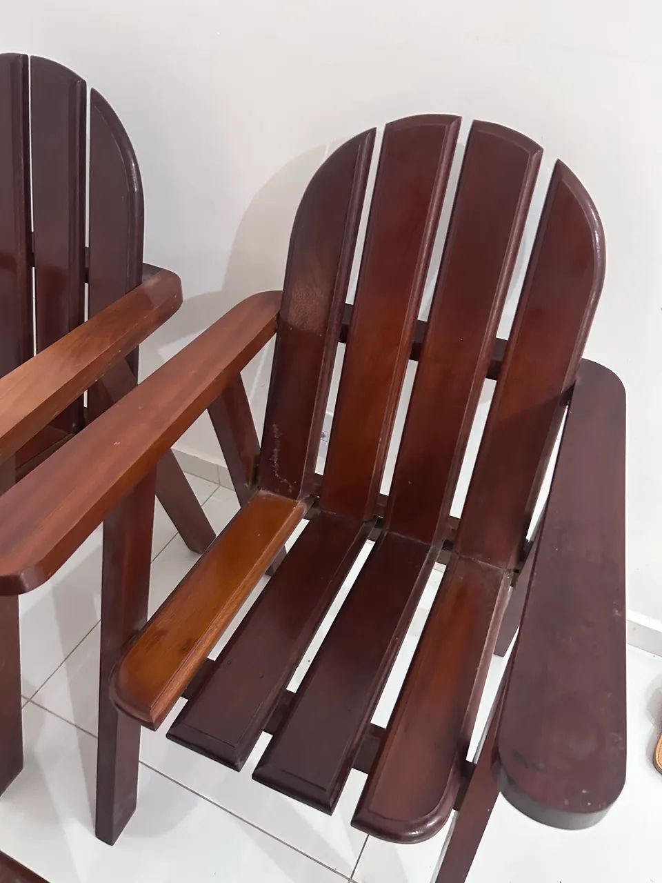 Vendo kit com duas cadeiras e Mesa - Foto 2