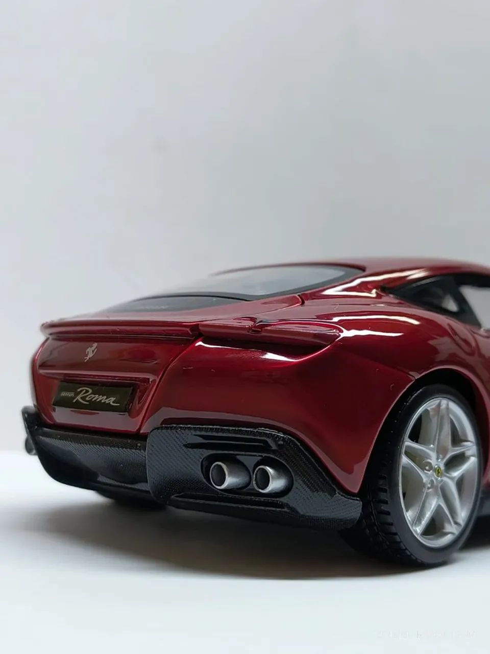 Ferrari Roma Carro de ferro Escala 1/24 - Foto 5