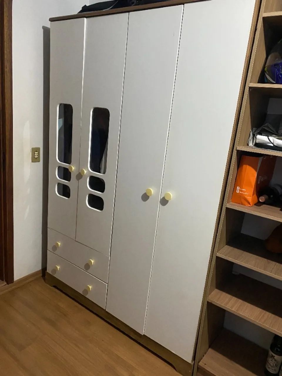 Guarda-roupa infantil
