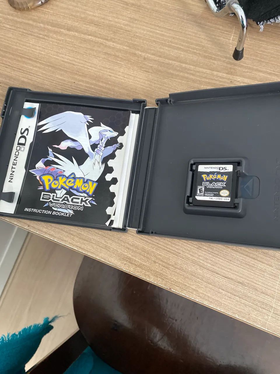 Pokémon black V1 original e completo  - Foto 2