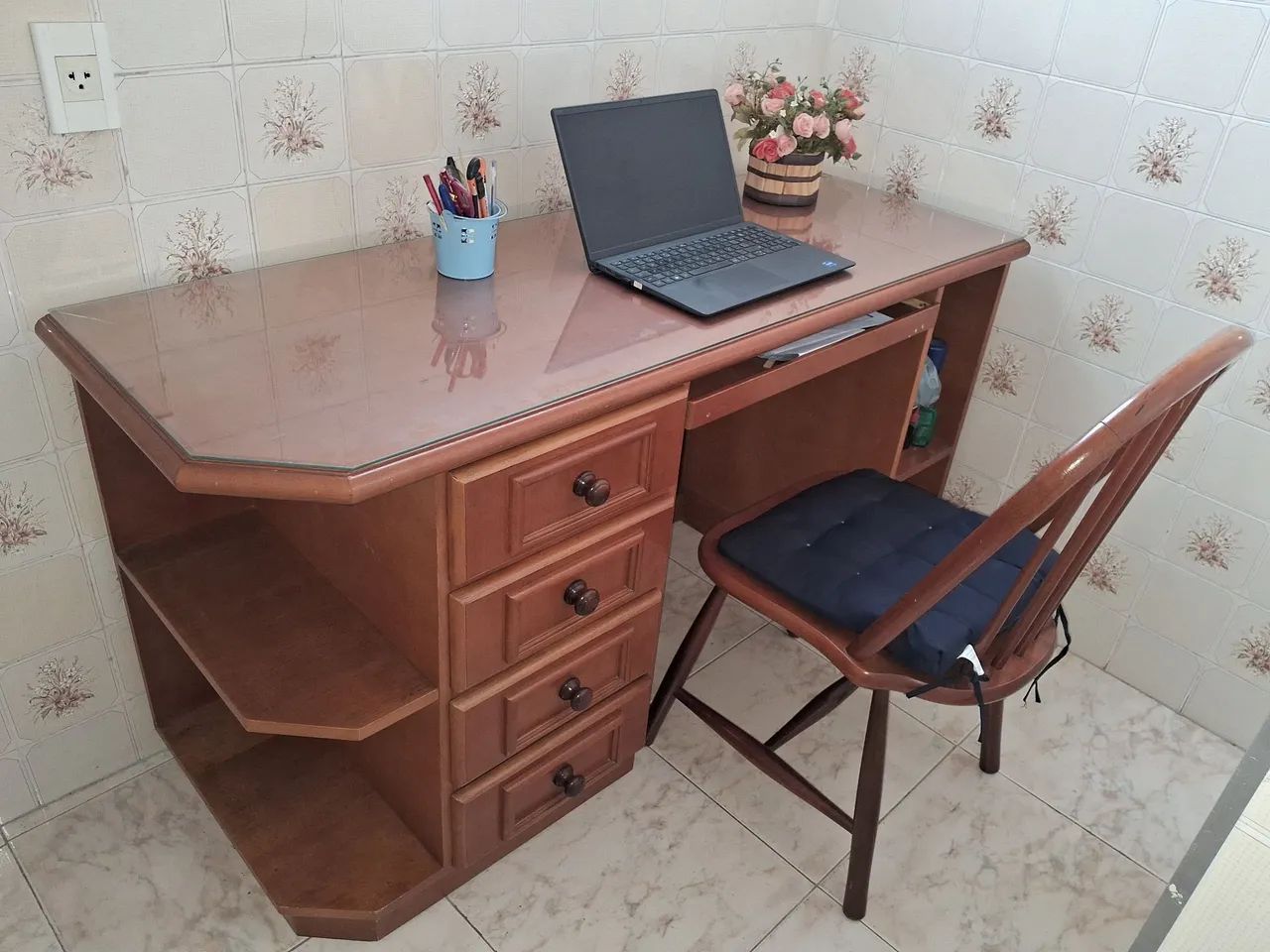 Vendo mesa com cadeira homeoffice