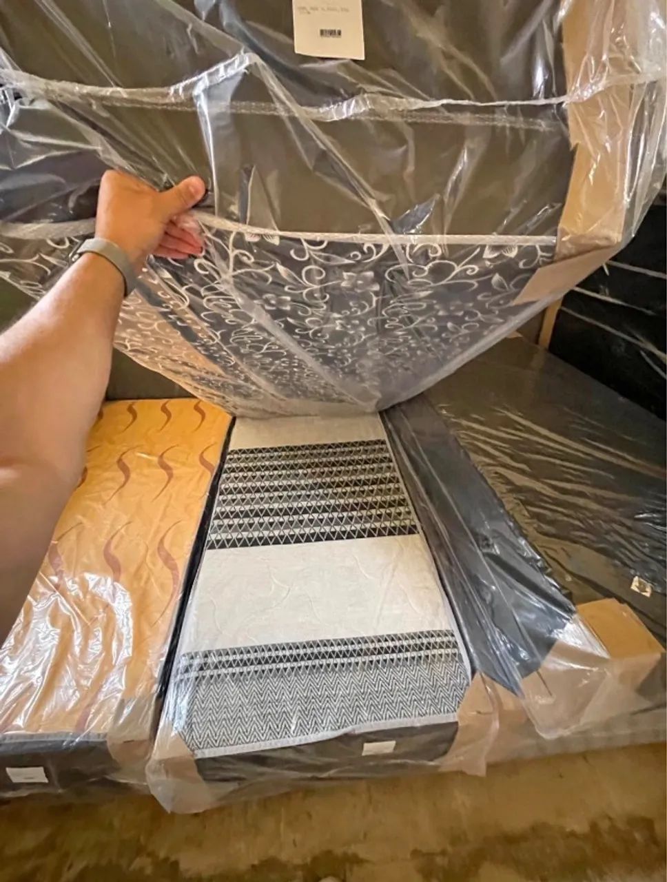 Cama de solteiro nova 