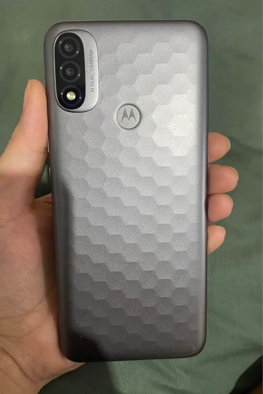 Celular Motorola E20