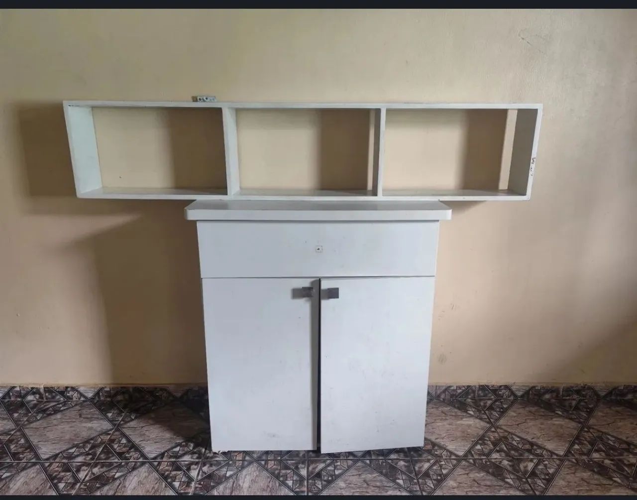 Mesa, armário e penteadeira por 270 - Foto 2