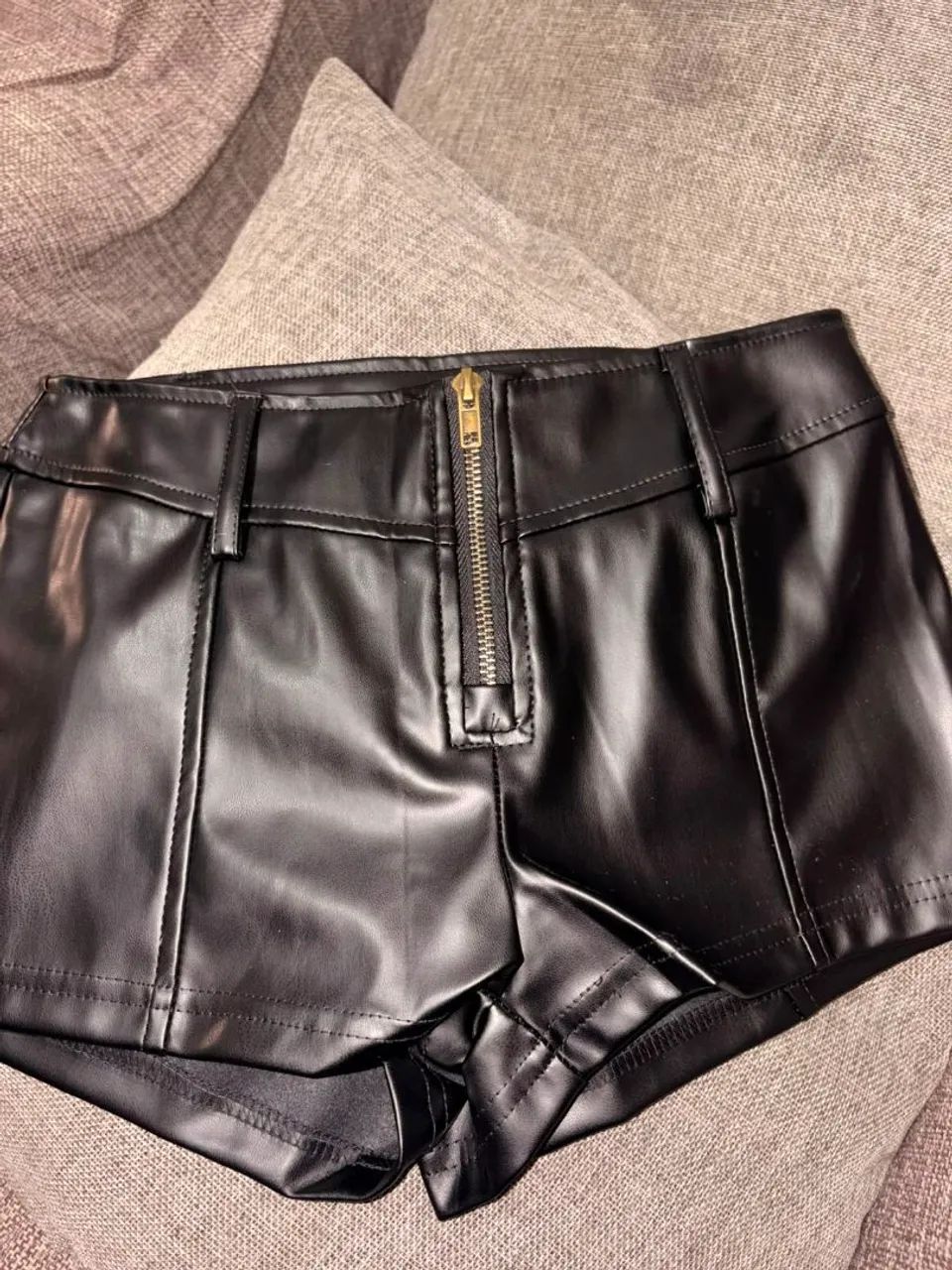 Mini short de couro preto - Foto 5