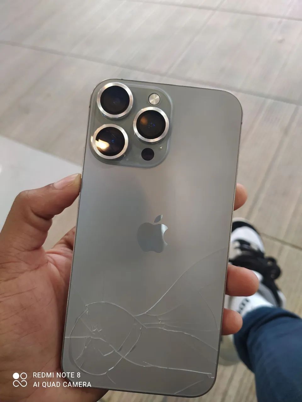 iPhone 11 na carcaça do 15pro - Foto 2