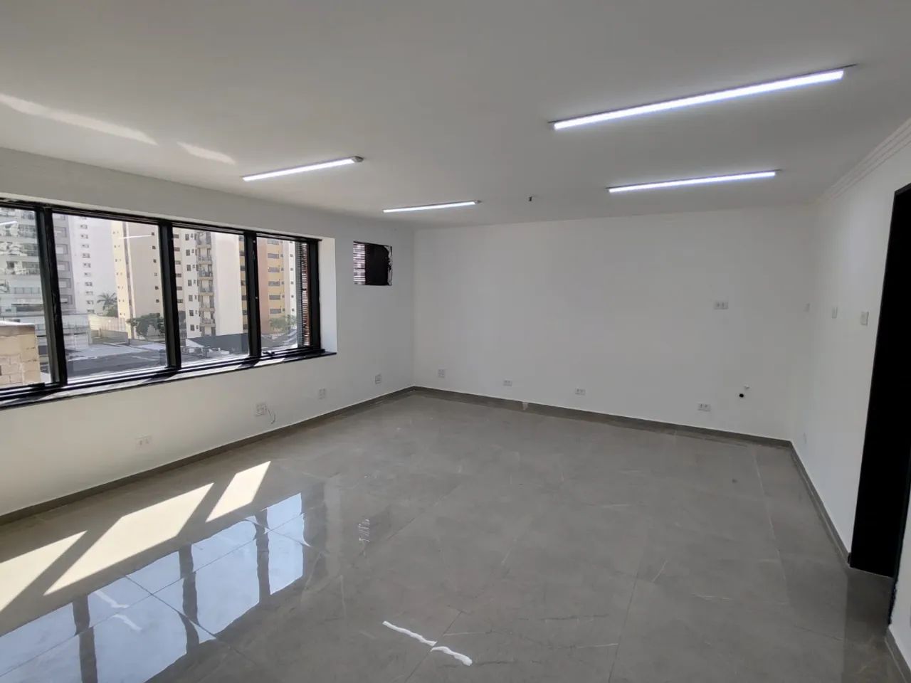 Conjunto comercial para locação em Indianópolis, 40m²