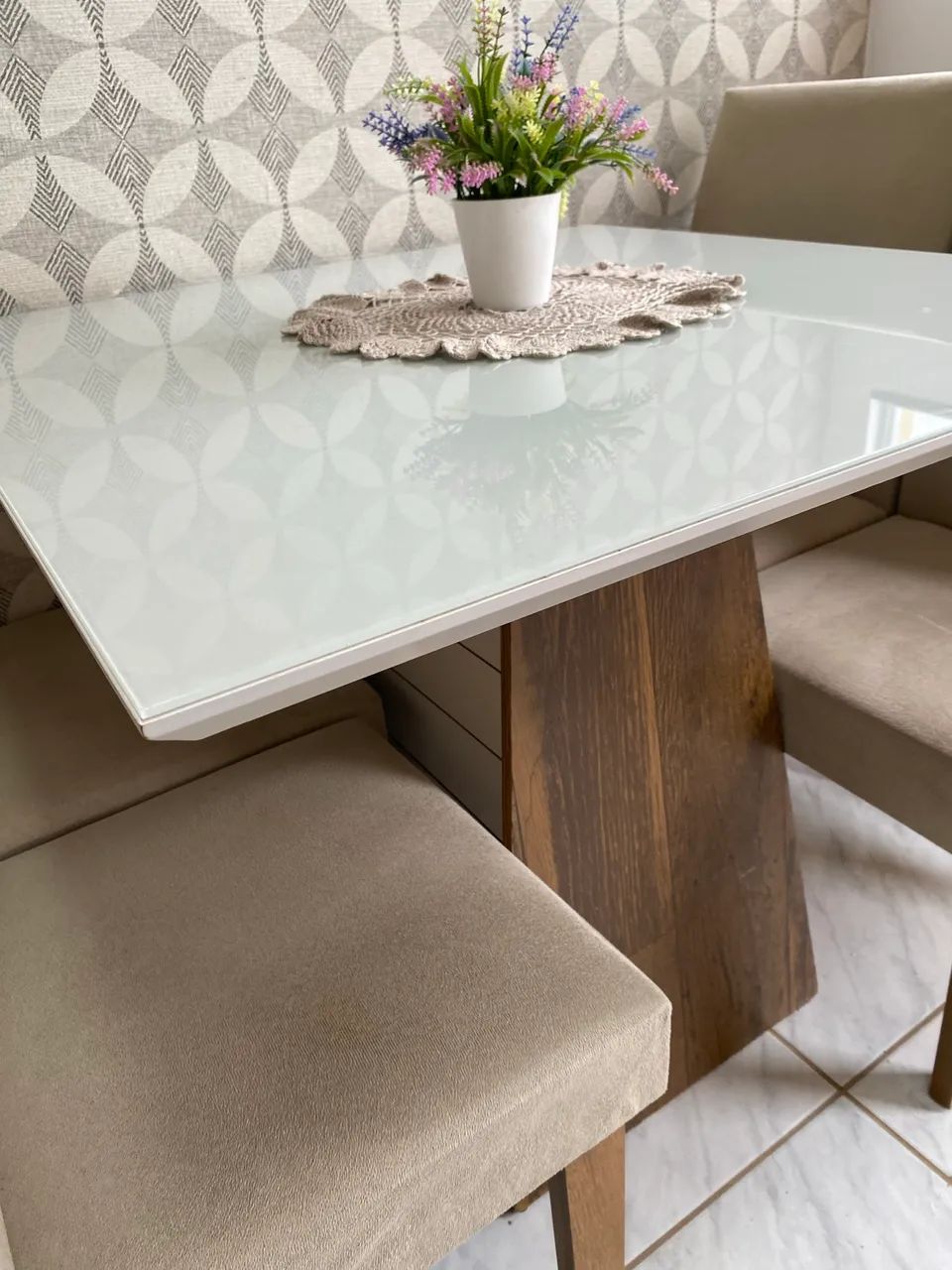 Mesa de Vidro com 4 Cadeiras - Entrego ! - Foto 3