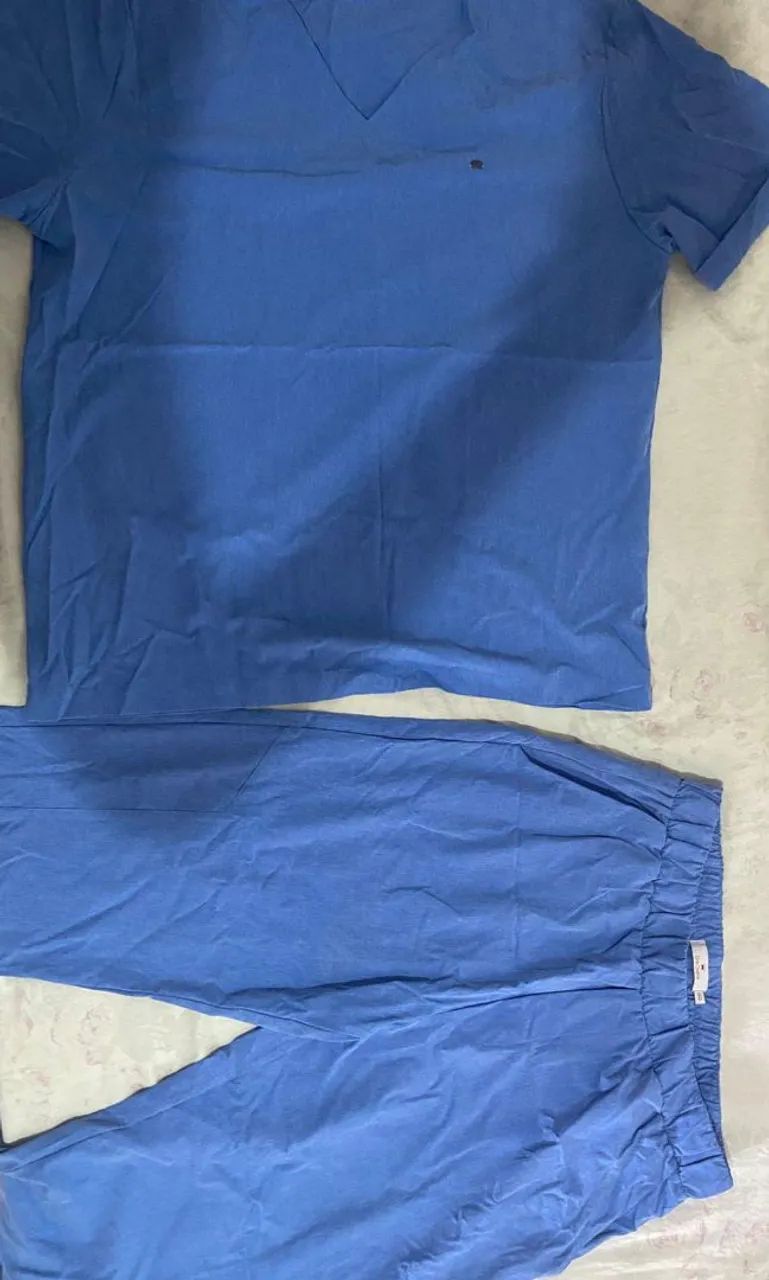 VENDE-SE Scrub da Dra Cherie, azul claro, nunca usado.