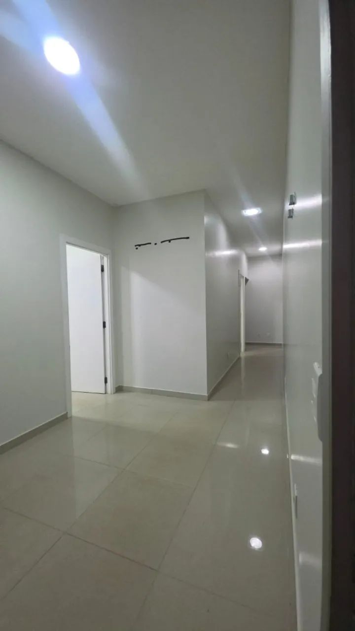ALUGA-SE SALA COMERCIAL