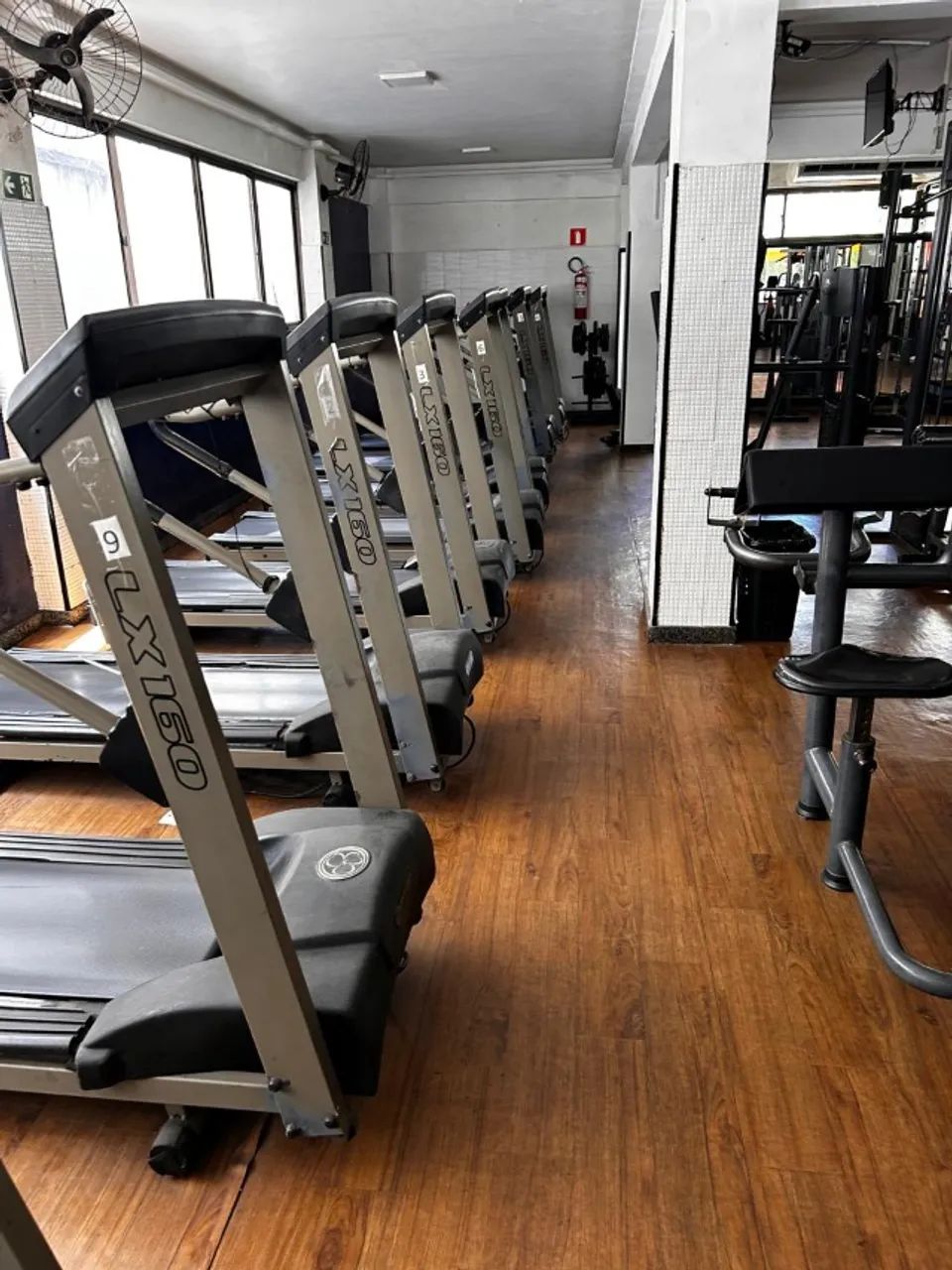 Vendo academia completa impecável 