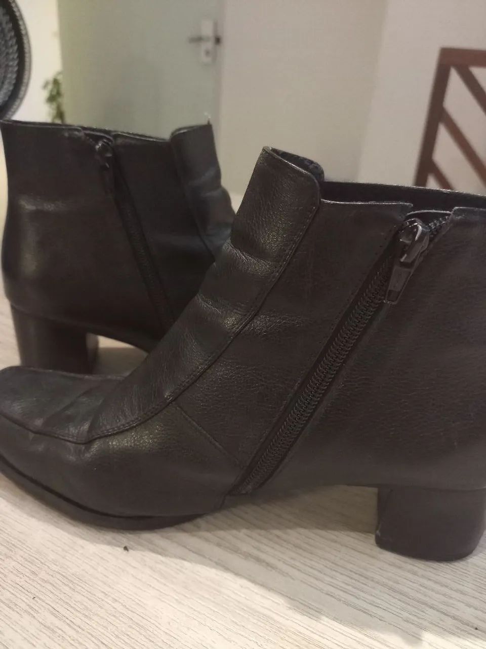 Bota cano curto Corello 