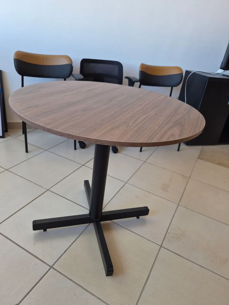 Mesa Redonda de Reunião / Jantar - Design Moderno e Elegante