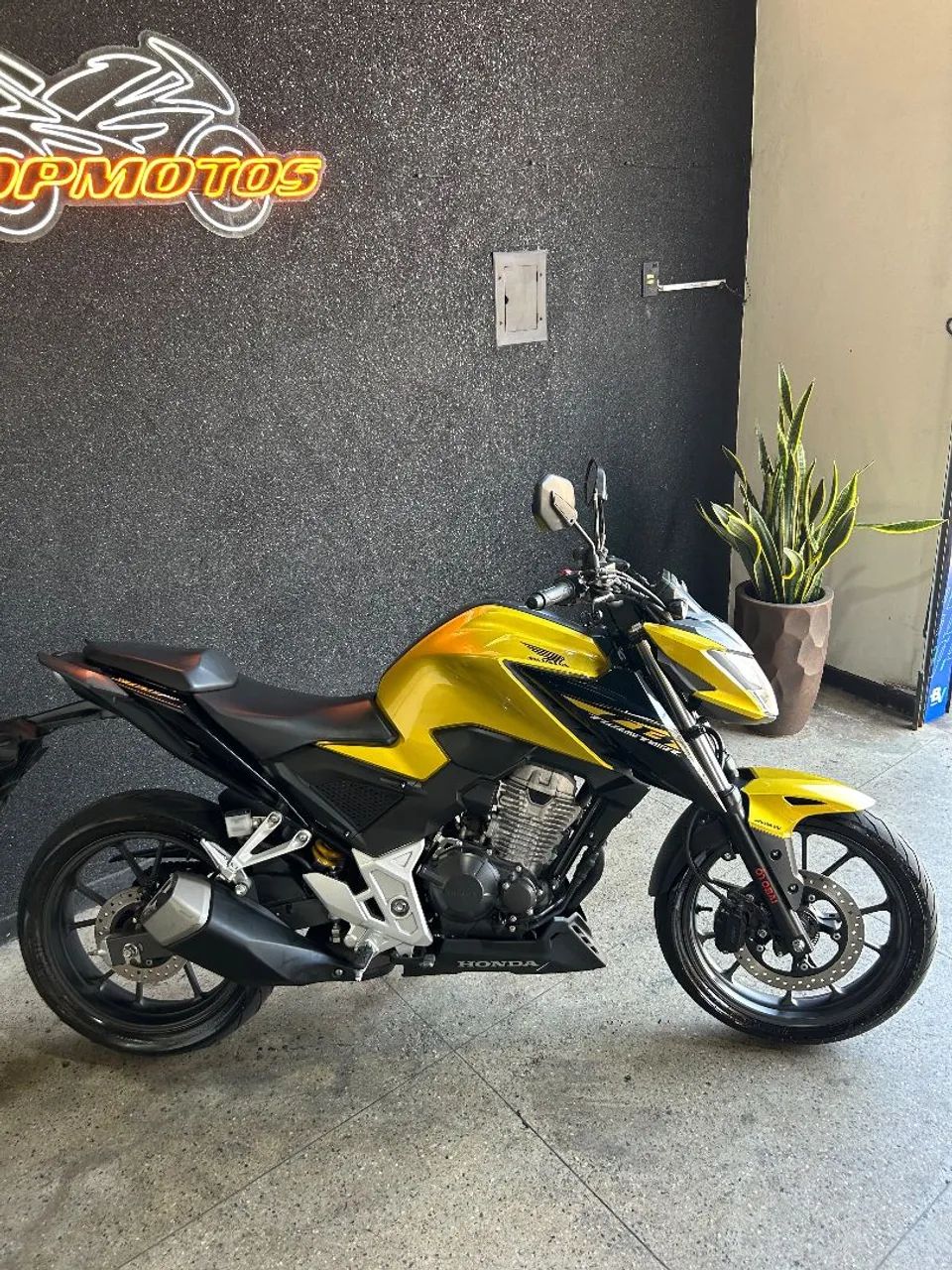 CB TWISTER 300F  - Foto 2