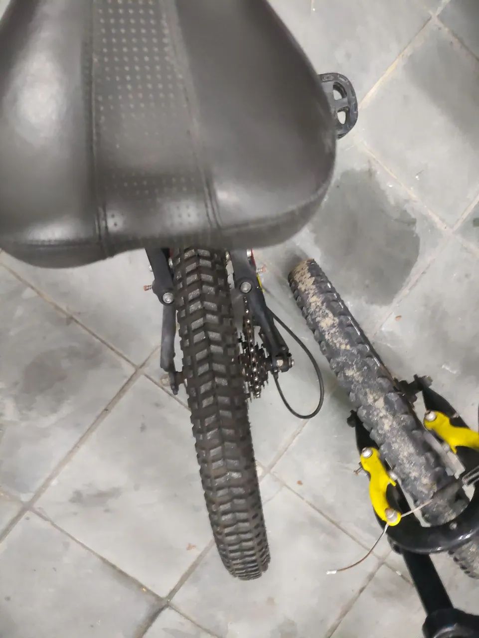 Bike aro 20 com marcha e suspensão  - Foto 5