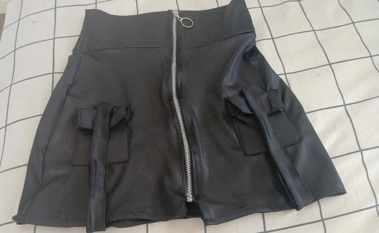Saia Cargo Preta Couro Sintético P/M - Foto 2
