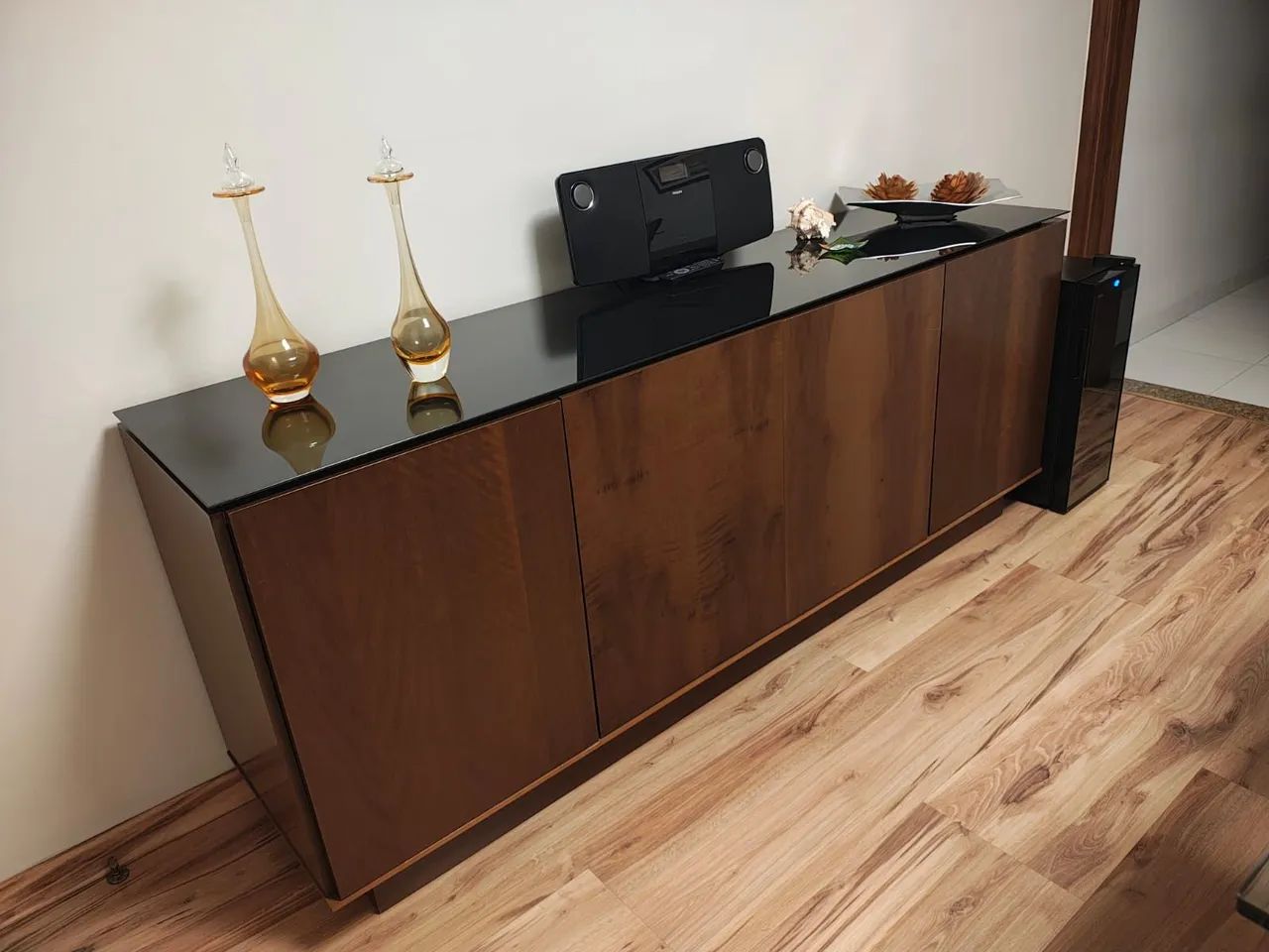 Combo: mesa de jantar tampo vidro, 6 cadeiras e buffet  - Foto 2